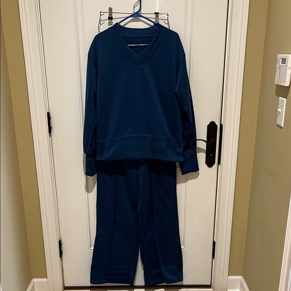 Lucious Bluish green elegant V-Neck Lounge Set XL extremely warm and cozy